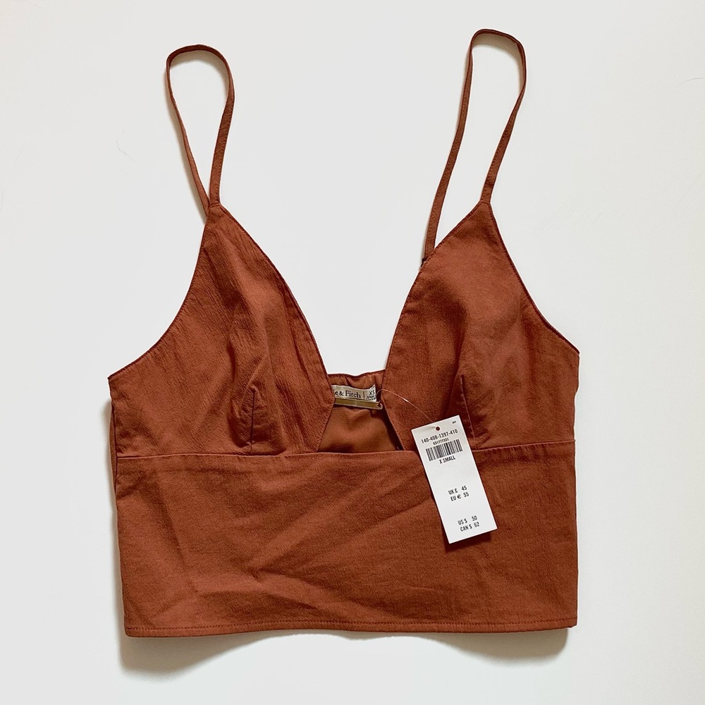 🧡NWT Abercrombie Slim Hardware Cutout Top🧡
